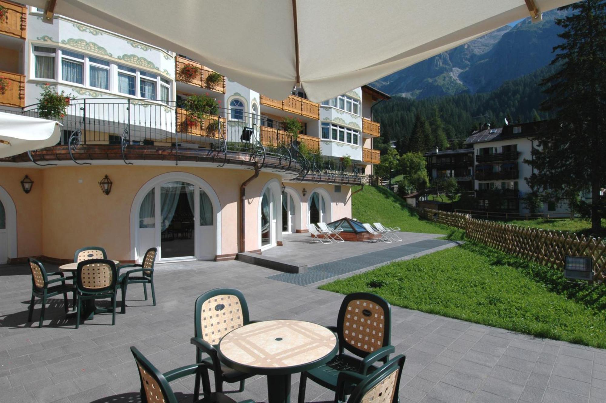 Residence Pez Gajard San Martino Di Castrozza Exterior foto