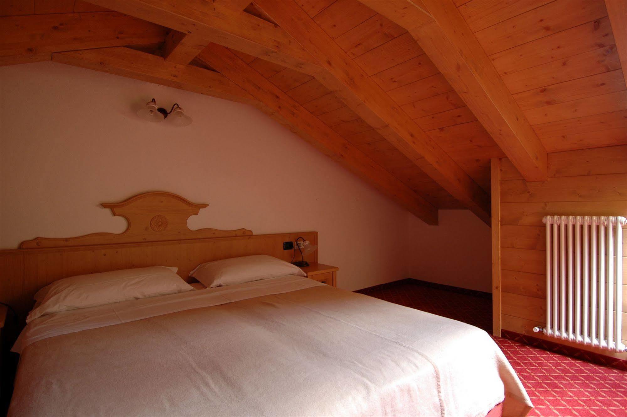 Residence Pez Gajard San Martino Di Castrozza Exterior foto