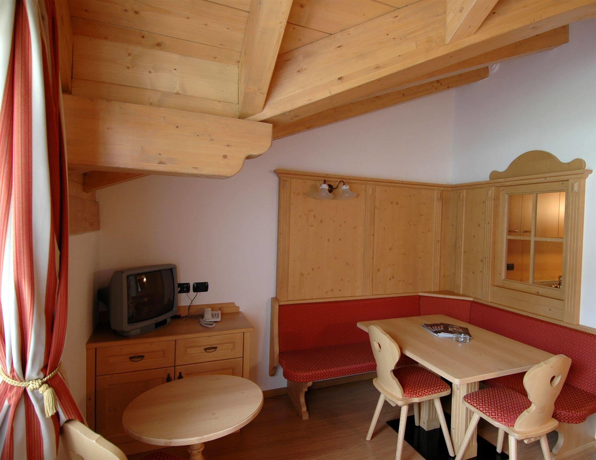 Residence Pez Gajard San Martino Di Castrozza Exterior foto