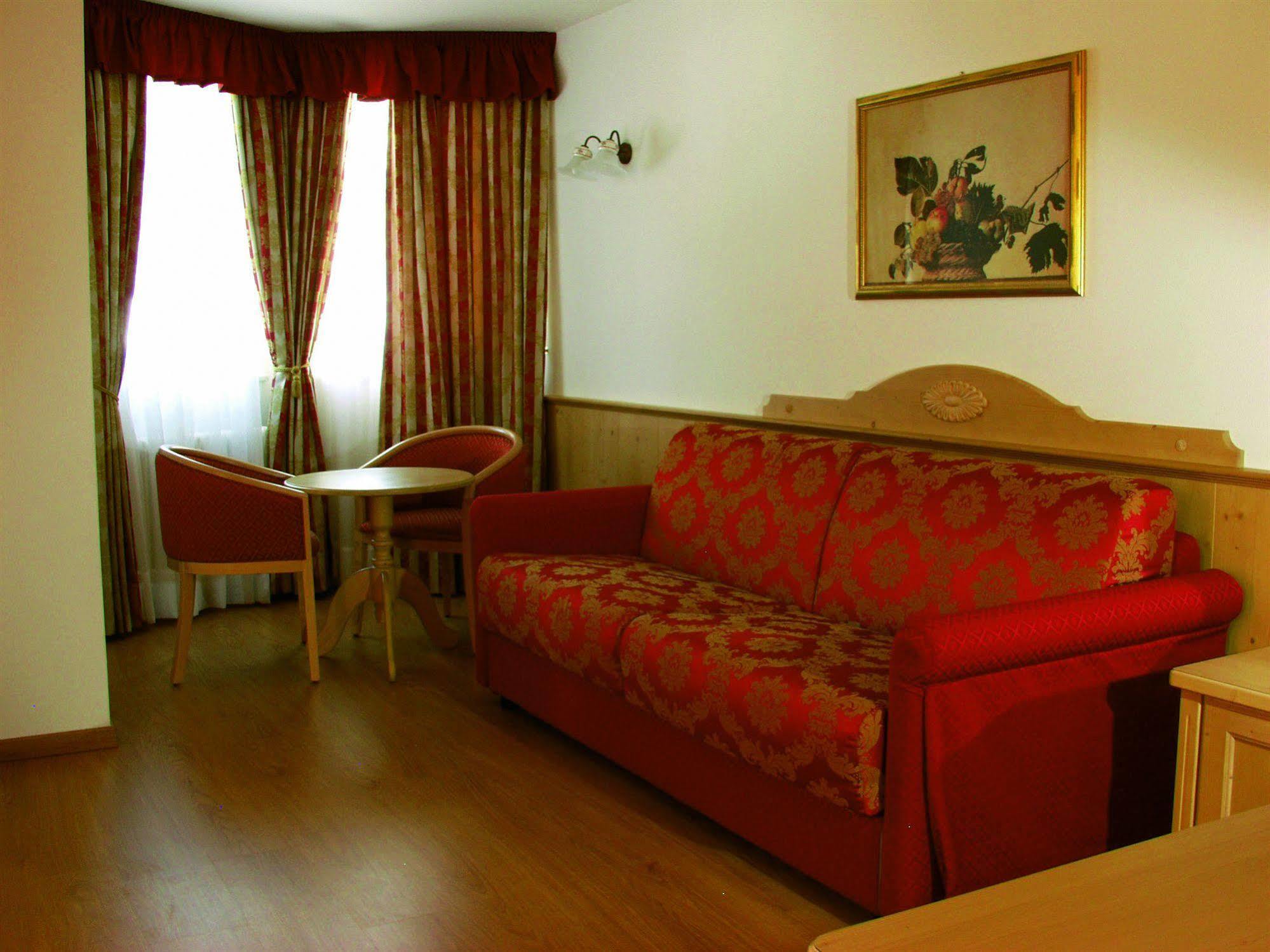 Residence Pez Gajard San Martino Di Castrozza Exterior foto