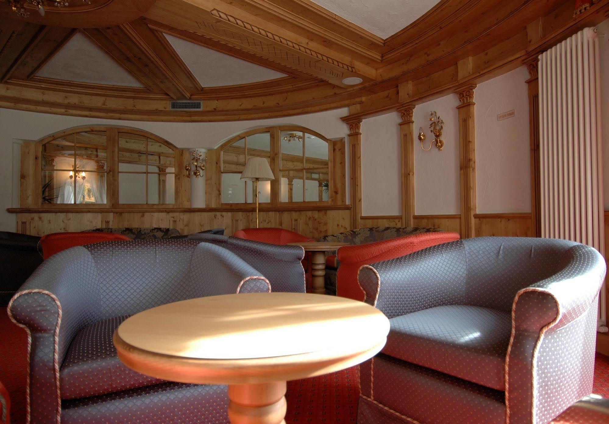 Residence Pez Gajard San Martino Di Castrozza Exterior foto