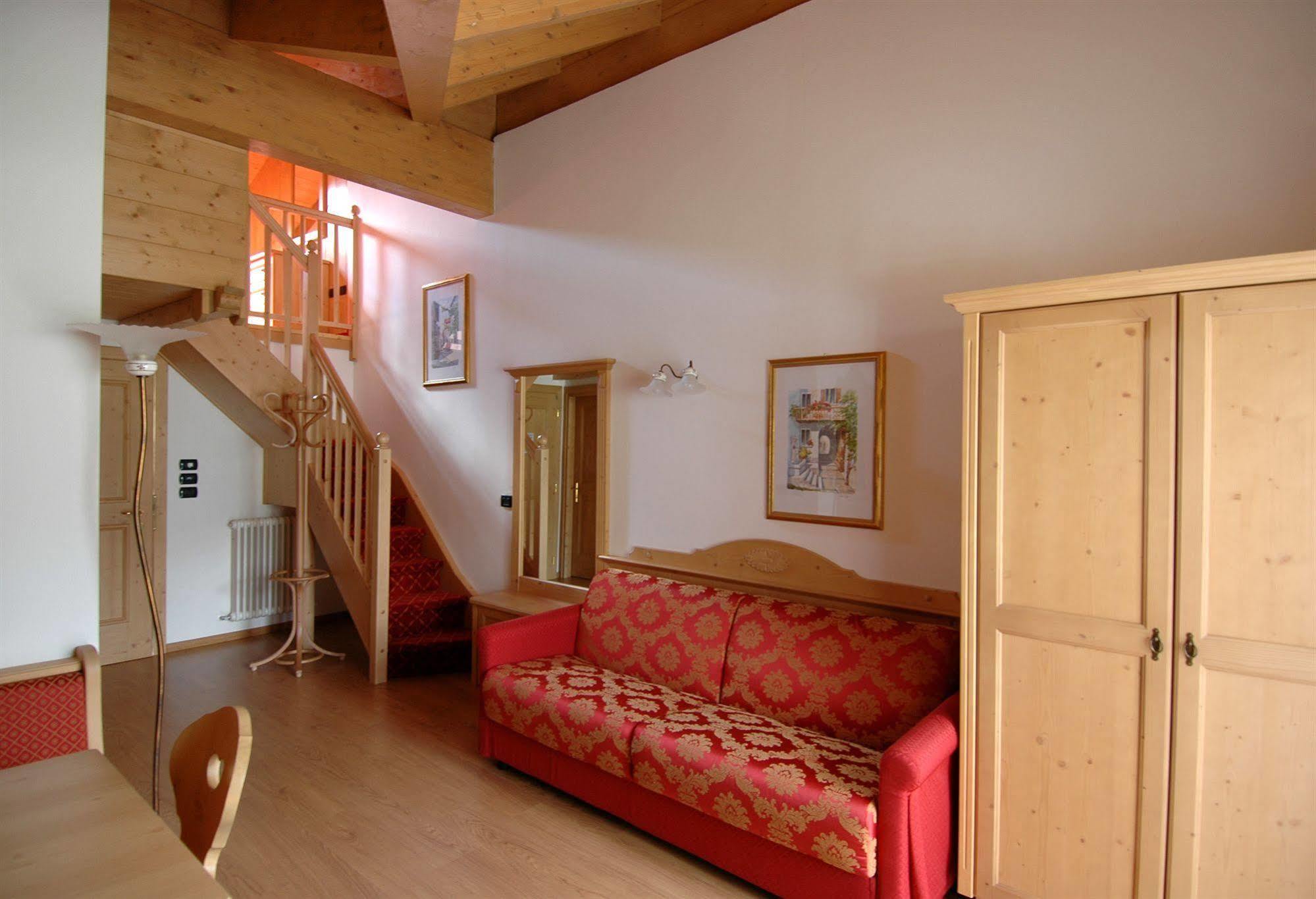 Residence Pez Gajard San Martino Di Castrozza Exterior foto