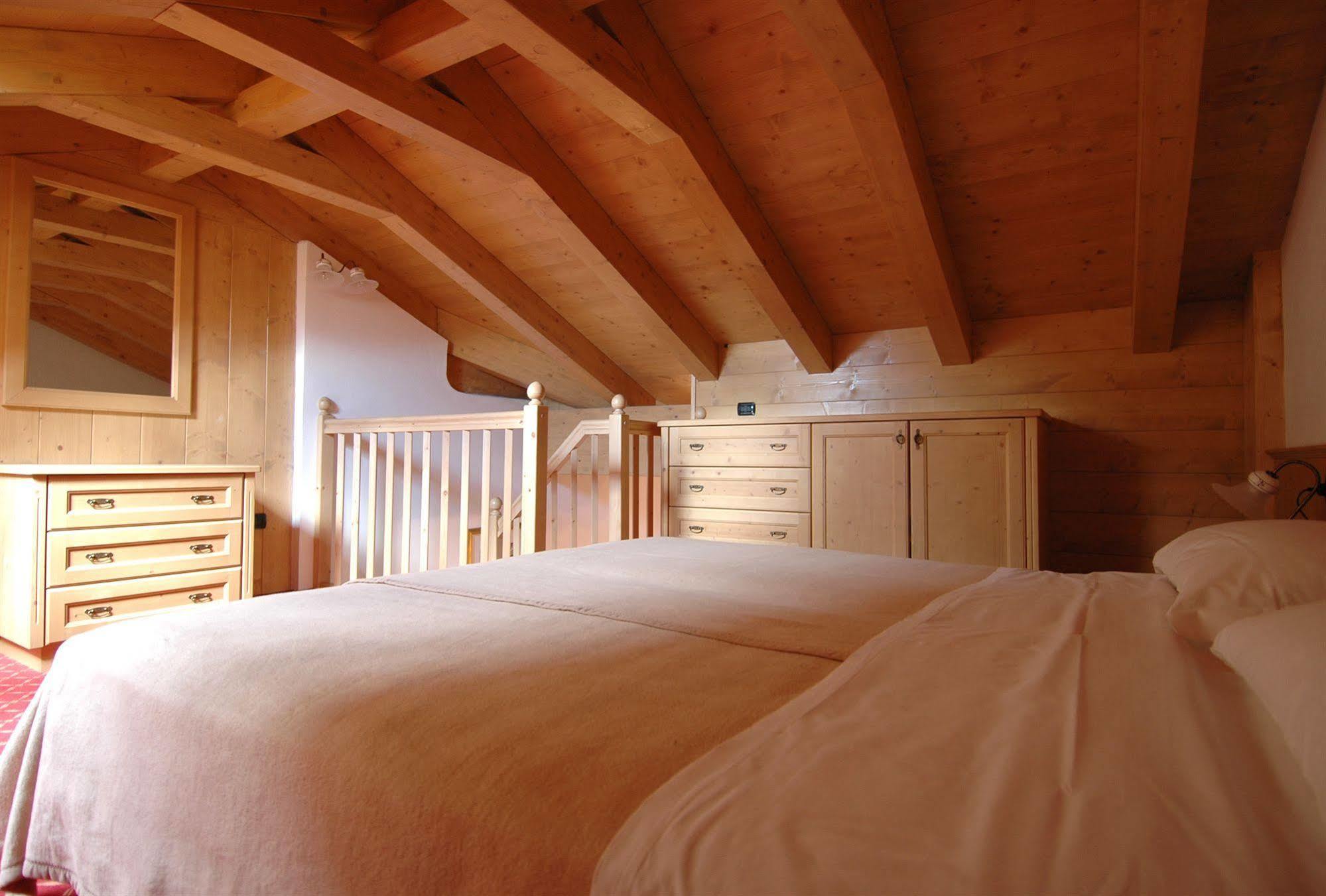Residence Pez Gajard San Martino Di Castrozza Exterior foto