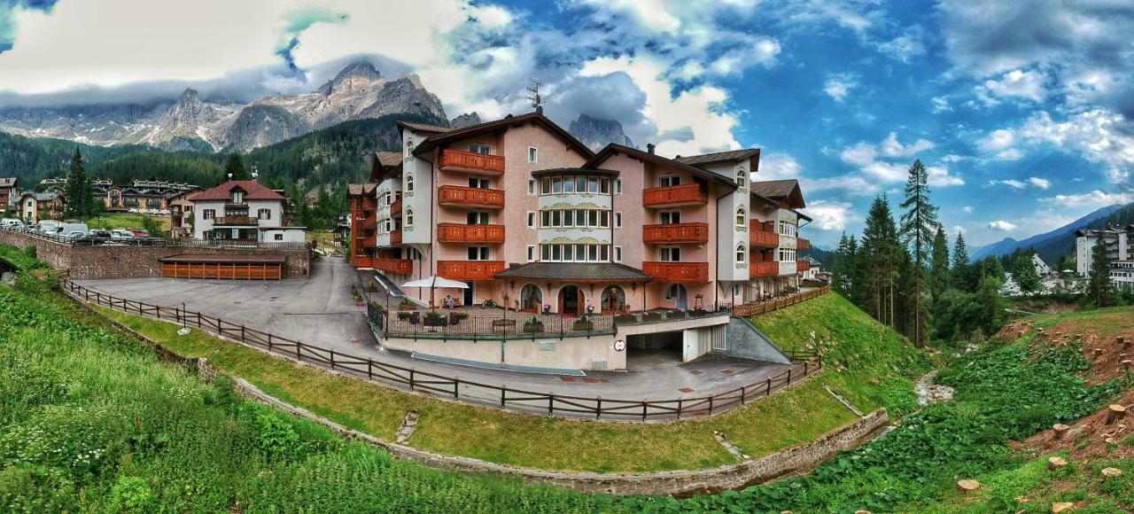 Residence Pez Gajard San Martino Di Castrozza Exterior foto